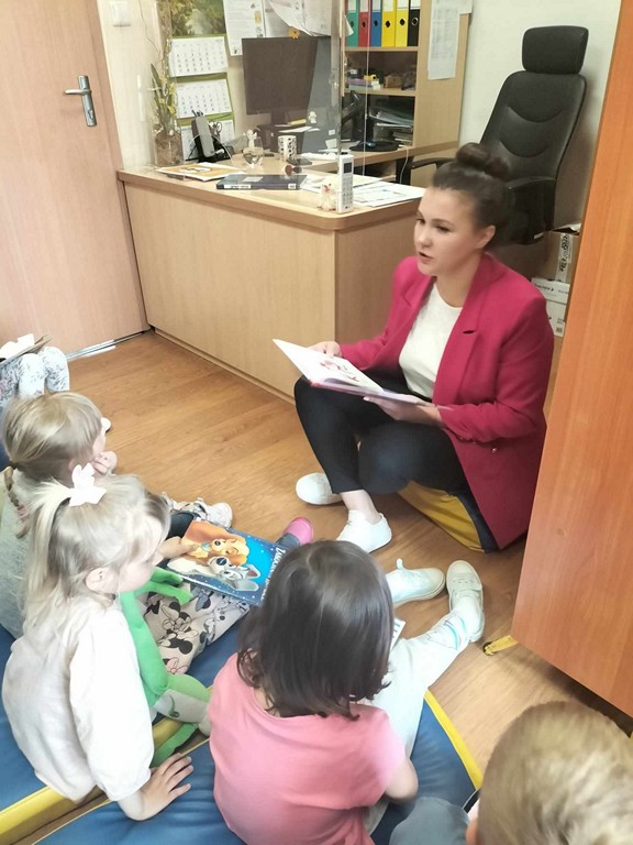 Lekcje Biblioteczne z przedszkolakami z Zespołu Szkolno-Przedszkolnego w Somiance w ramach Tygodnia Bibliotek